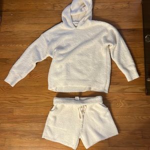 New Barefoot Dreams set